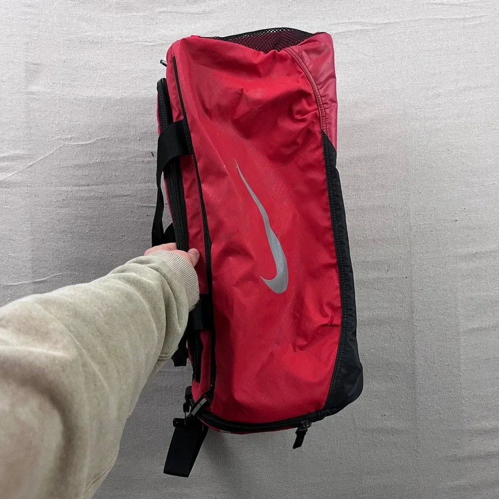 Nike Duffel Bag Unisex Large‎ Red Black Max Air Padded Strap Ventilated Pocket